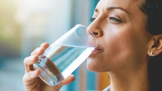 here’s-why-you-should-never-drink-water-from-your-nightstand