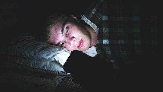 teenagers-and-young-adults-who-are-addicted-to-social-media-have-sleep,-mood,-and-social-activity-disruption