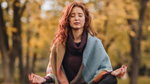 how-to-connect-to-light-in-meditation-during-the-dark-seasons